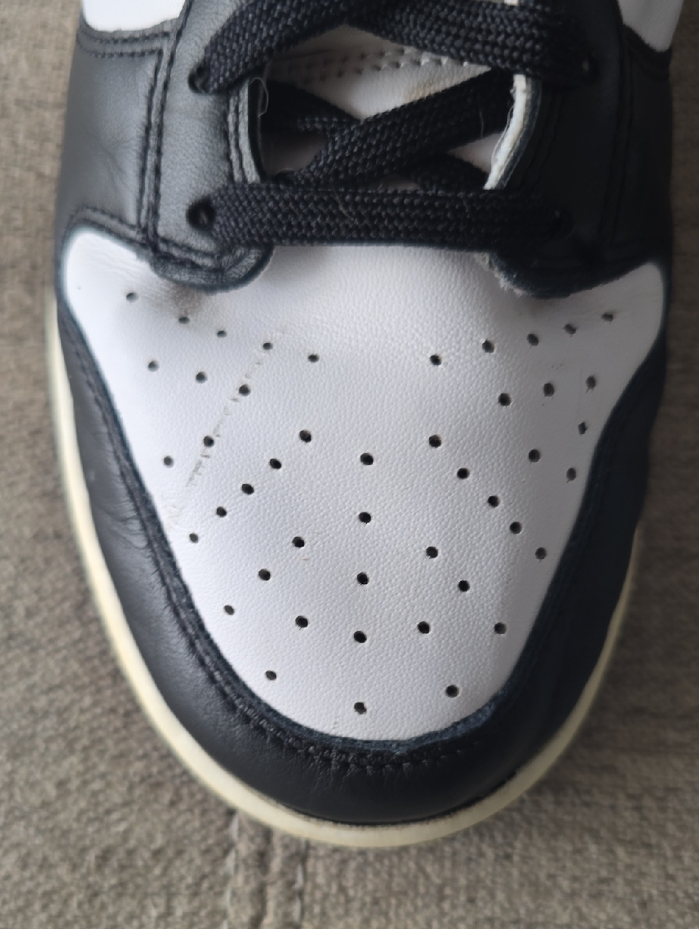 Nike Black & White High-Top Sneakers 8.5 - Picture 5 of 10